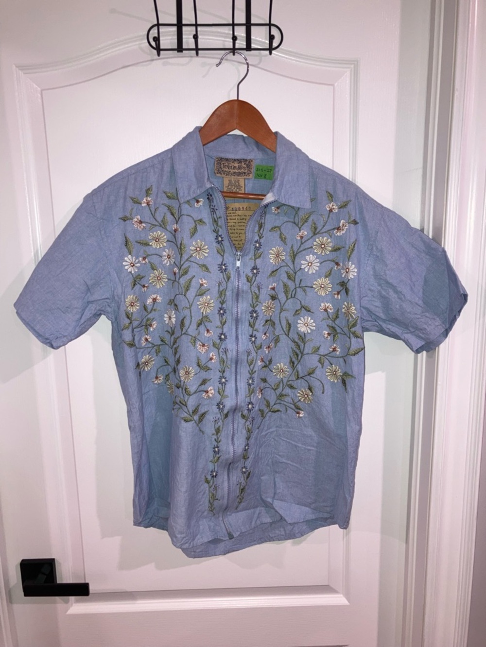 Tantrum Blues Light Blue Floral Embroidered Zip Up Shirt NWT - size M